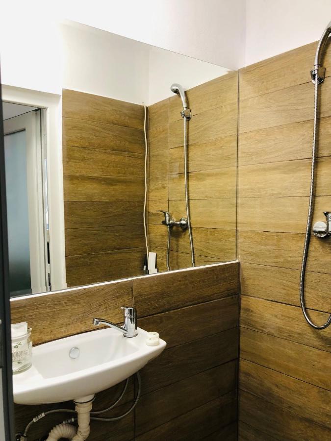 Central Petit Room براشوف المظهر الخارجي الصورة